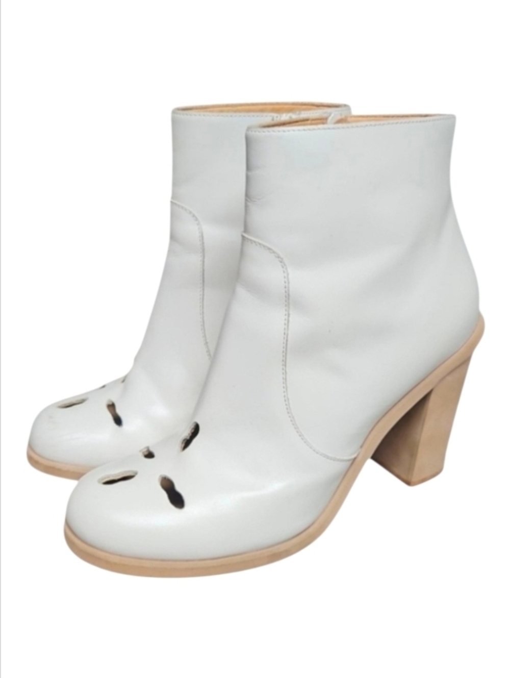 MM6 MAISON MARGIELA | White Cutout Ankle Boots / Booties in Size EU 38 / US 8